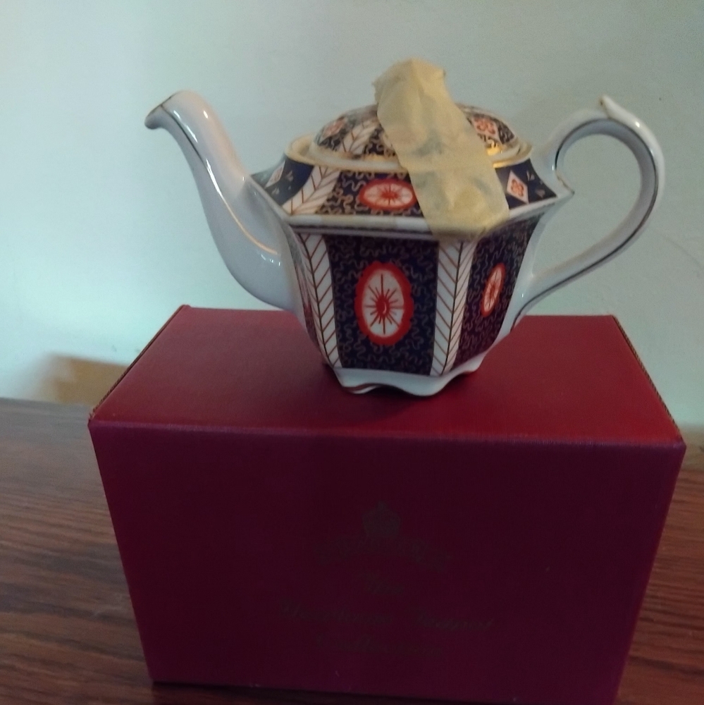Sadler Teapot Heirloom Collection